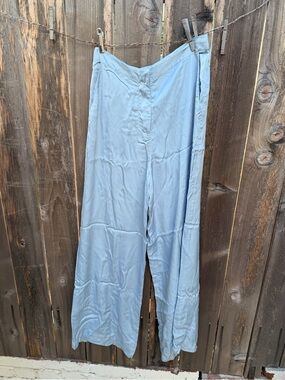 Andjela Bella pants icy Blue Wide-Leg satin Pants size medium NWT